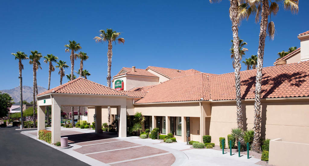 Courtyard By Marriott Tucson Williams Centre Hotel Exterior photo